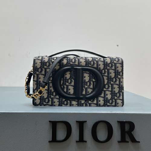 Picture of Dior Lady Handbags _SKUfw144666644fw